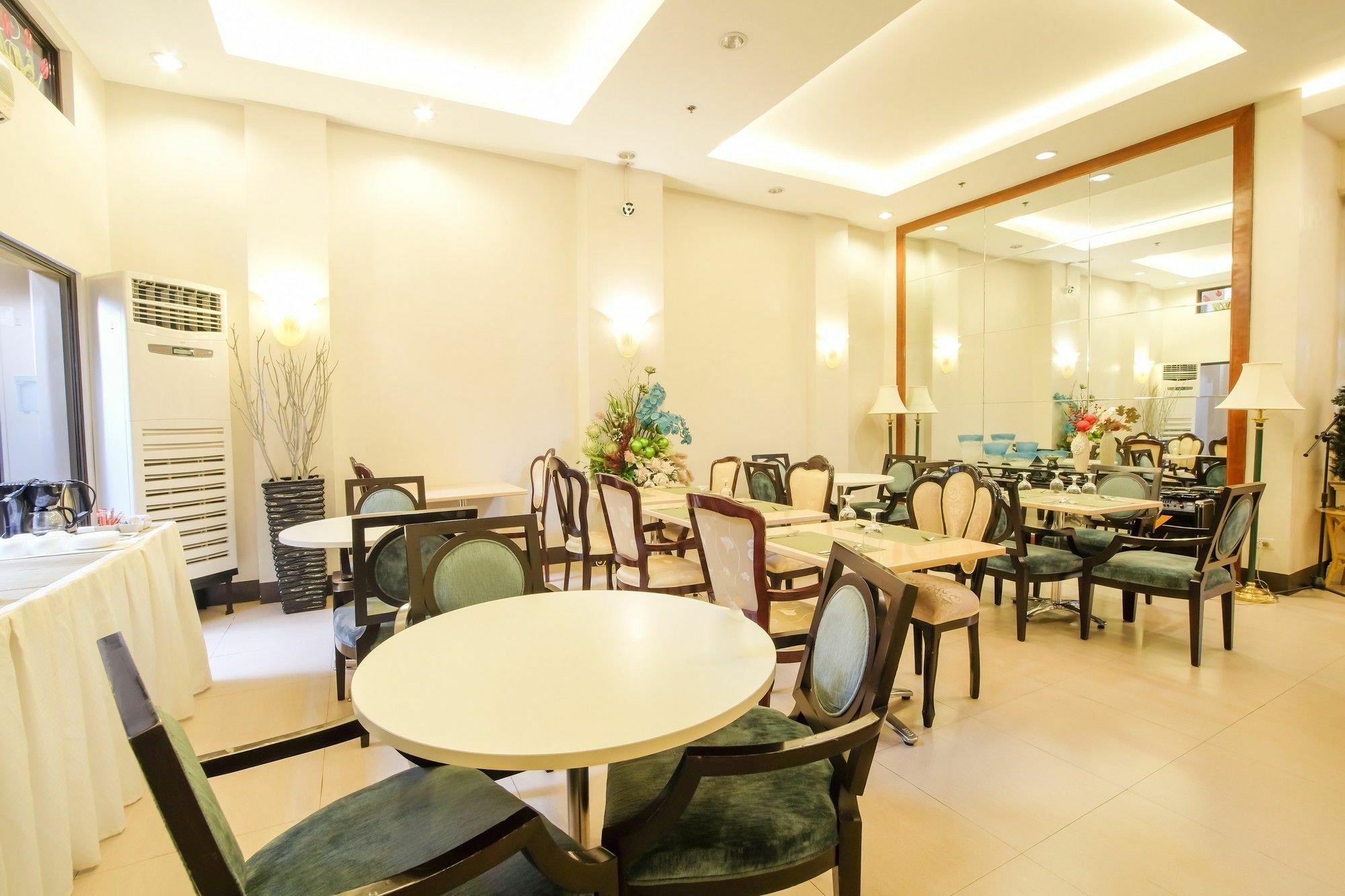 Zen Rooms Del Pilar Malate Манила Екстериор снимка